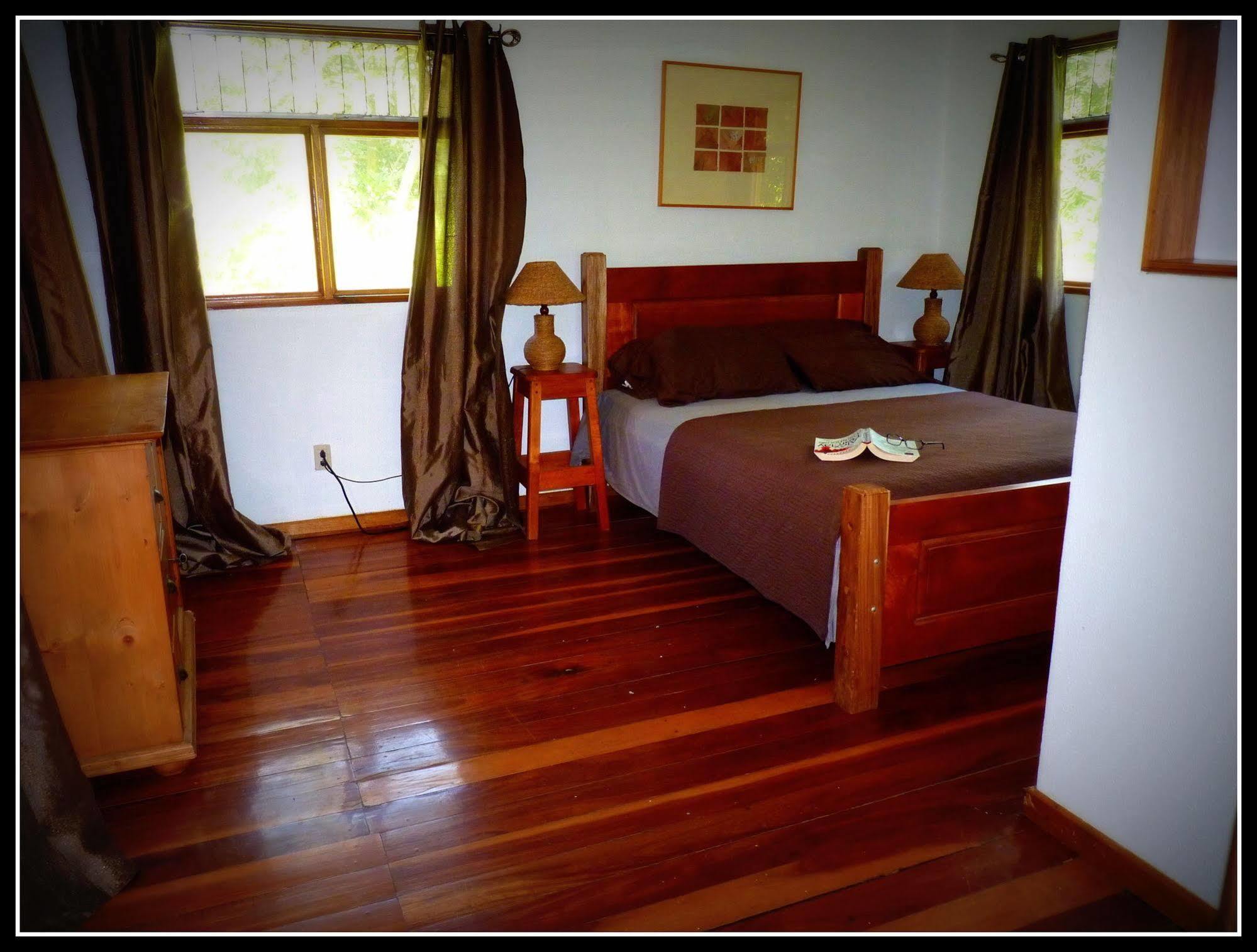 3 Bamboo Eco Lodge Cahuita Exterior photo
